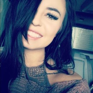 Meet your Posher, Danielle